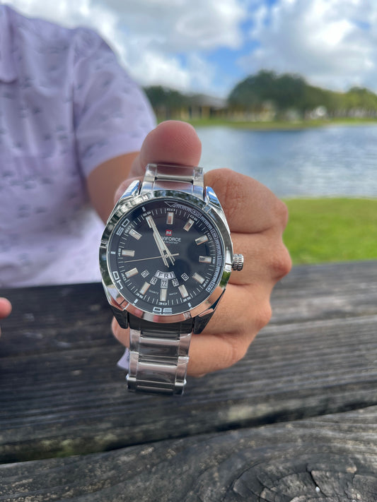 NAVIFORCE CABALLERO PLATEADO ESFERA NEGRA #NAVI0017